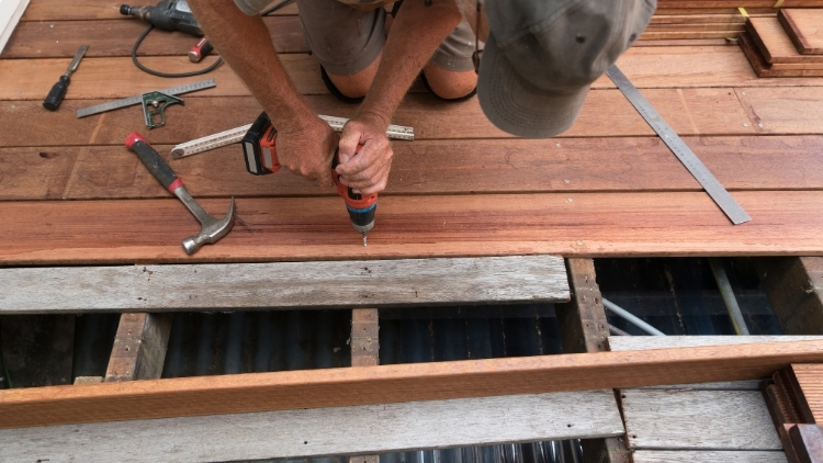 The Professional Touch in Deck Maintenance