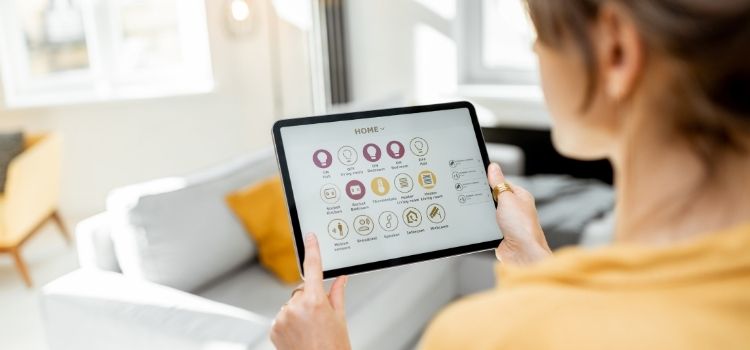 Controlling Smart Home Devices Using a Digital Tablet