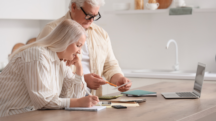How Professional Handyman Services Help Seniors Stay Independent