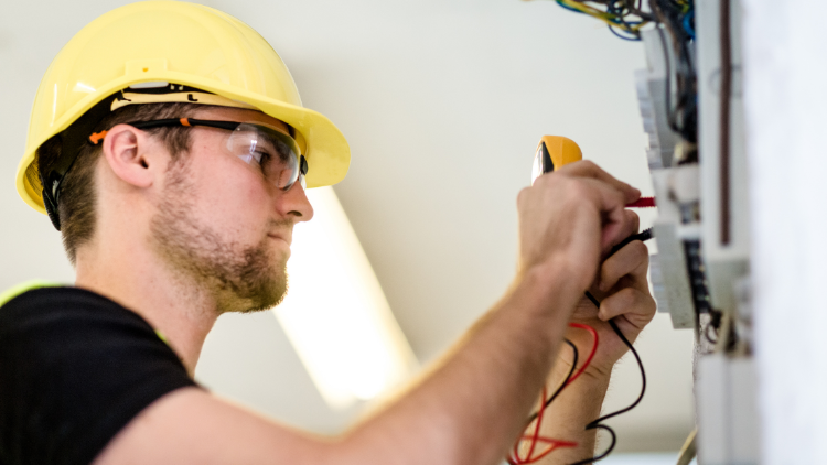 electrician fixing wires