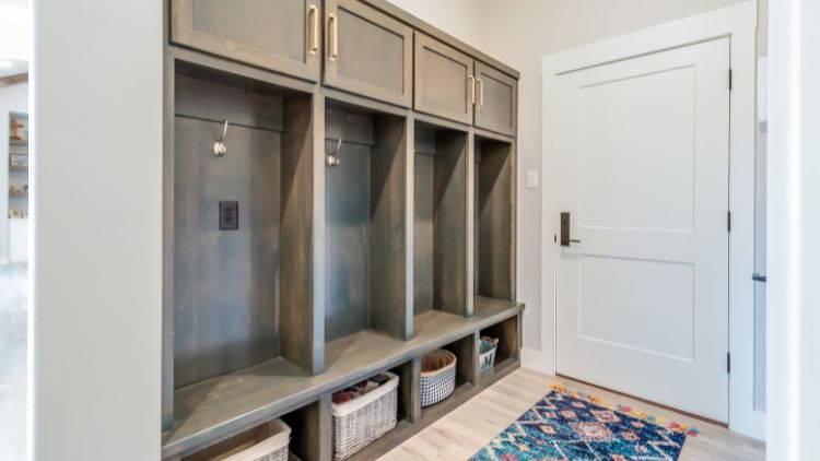 Making the Right Choice for Your Mudroom  