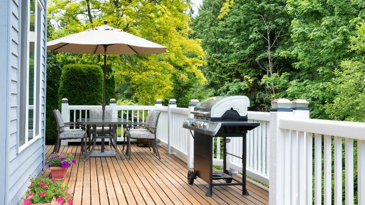 https://handymanconnection.com/kelowna/wp-content/uploads/sites/24/2025/02/Why-You-Should-Paint-Your-Deck-This-Spring.jpg