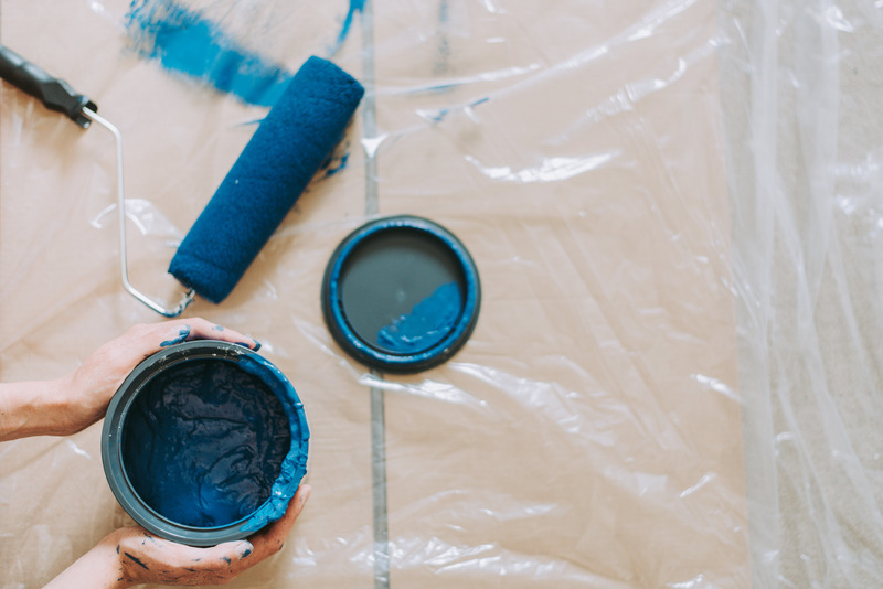 https://handymanconnection.com/lexington/wp-content/uploads/sites/26/2021/05/Canva-Blue-Paint-Beside-Blue-Paint-Roller.jpg