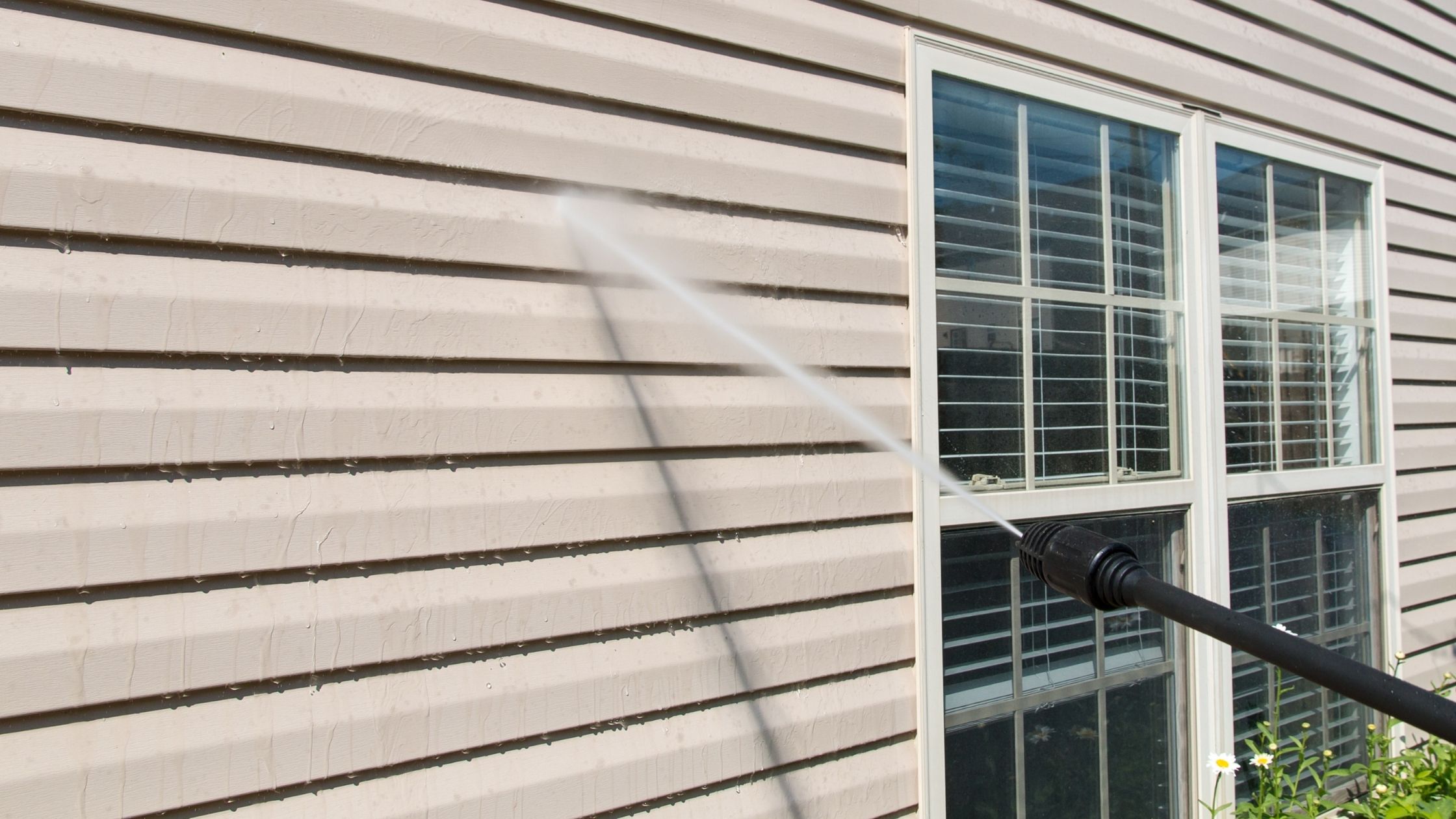 https://handymanconnection.com/mckinney/wp-content/uploads/sites/31/2021/06/pressure-washing.jpg