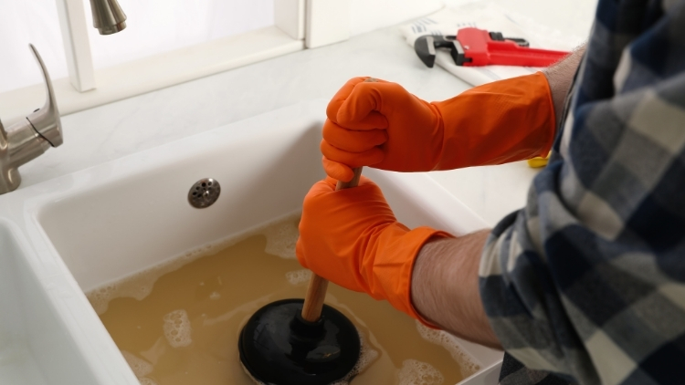 When to Contact a Plumbing Handyman