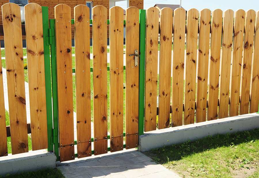 wooden fence gate installed in Rochester Hills, MI