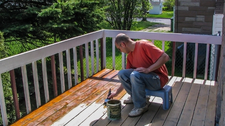 Keeping Your Deck Looking New Year-Round