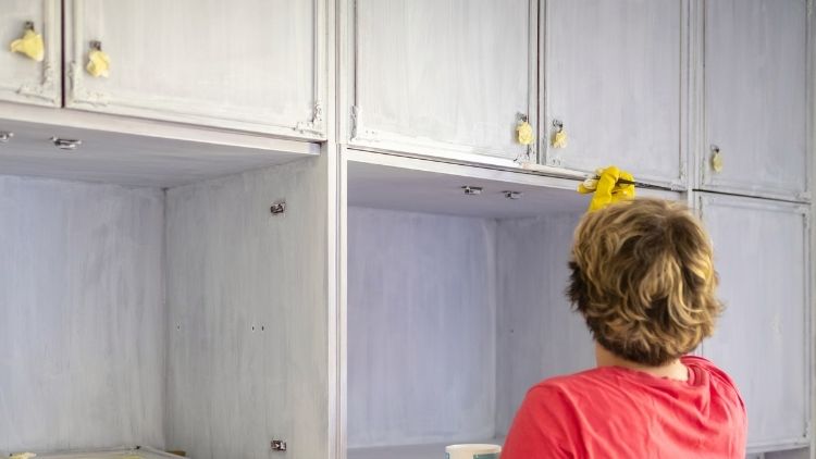 Benefits of Hiring Professionals for Cabinet Painting