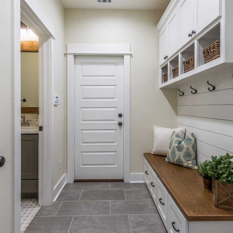 Choosing a floor for the mudroom