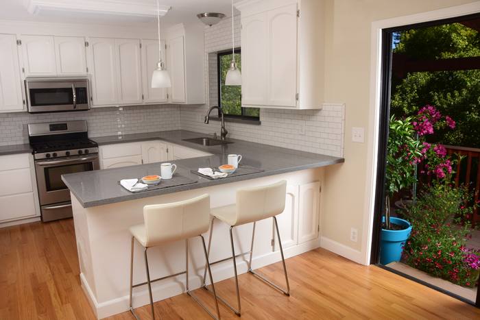 4 Ways To Make A Small Kitchen Look, How To Make A Small Kitchen Look Nice